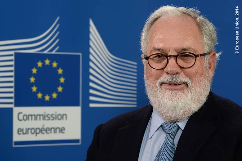 España atribuye el ‘éxito’ de la COP21 de París a Miguel Arias Cañete…