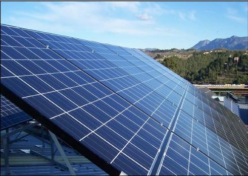 Refrigerar edificios con frío solar