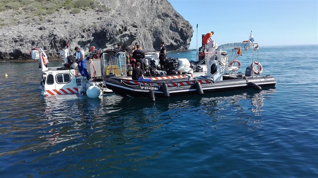 Instalan 30 boyas en el entorno de la Isla Grosa y El Farallón para realizar un amarre ecológico