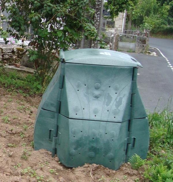 Sogama llevará su programa de compostaje doméstico a un millar de viviendas rurales gallegas