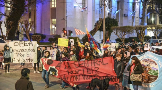 Argentina: Movilización en varias ciudad en contra de la central nuclear de Río Negro