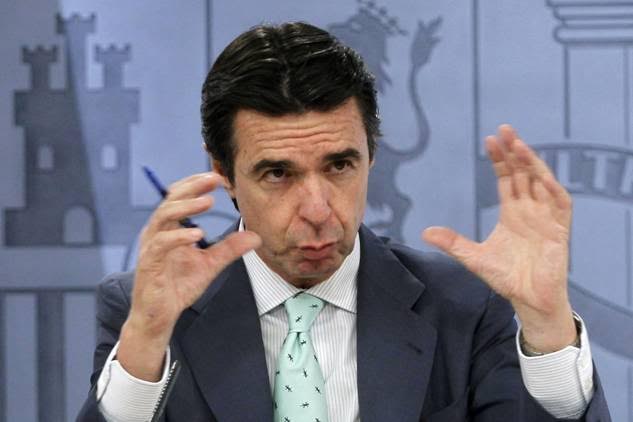 El Ministro Soria denunciado por obstaculizar una investigación relacionada con el ‘fracking’ en Cantabria