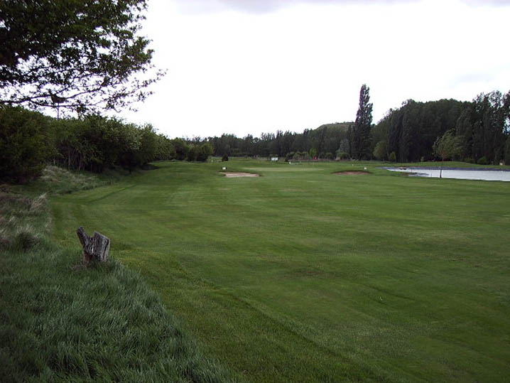 Soria. NO a una urbanización con 500 casas y campo de golf en Almazán