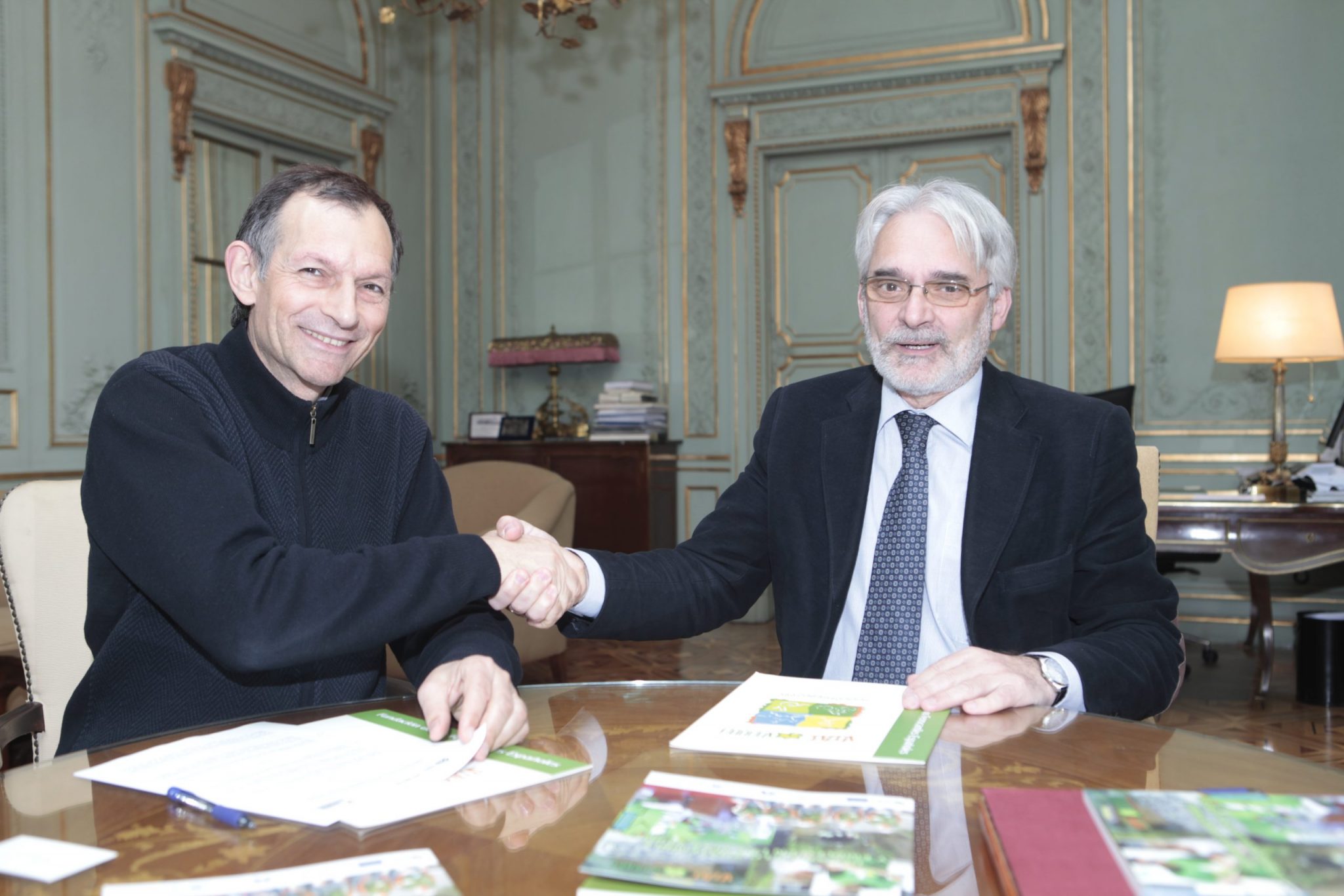 La Fundación de los Ferrocarriles Españoles y ECODES firman un acuerdo para contribuir a la lucha contra el cambio climático a través de las Vías Verdes