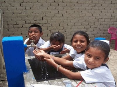 Perú. La educación sanitaria es fundamental para el cuidado del agua