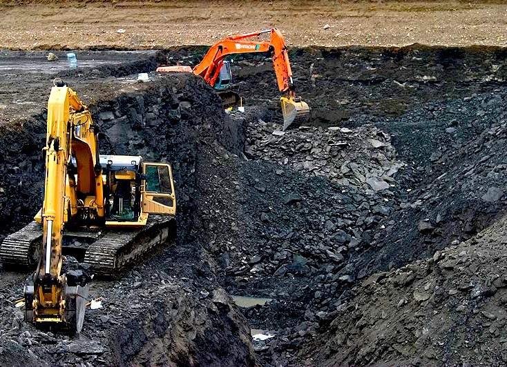 Ecuador promete crear empleos invirtiendo en minería