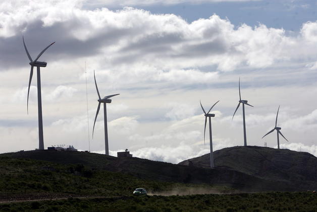 Empresas eólicas trasvasan su inversión de Catalunya a Aragón por la incertidumbre jurídica