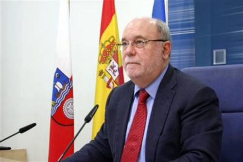 Sota dice que los argumentos de Core contra Vestas "coinciden con la munición que carga el PP" contra el Gobierno