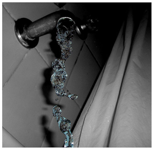 Encarecer el consumo suntuario de agua