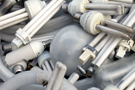 El Ayuntamiento de Sestao (Bizkaia) firma un convenio con Ambilamp para reciclar las bombillas