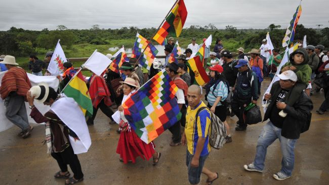 Indígenas bolivianos rechazan una vía que cruza un parque ecológico