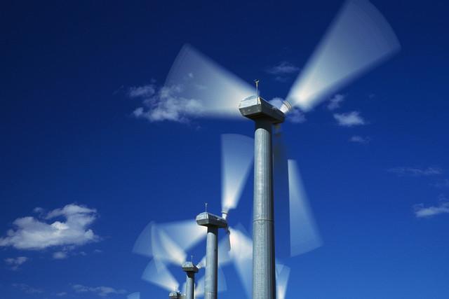 Restan por pagar 142.530 millones en primas a las energías renovables