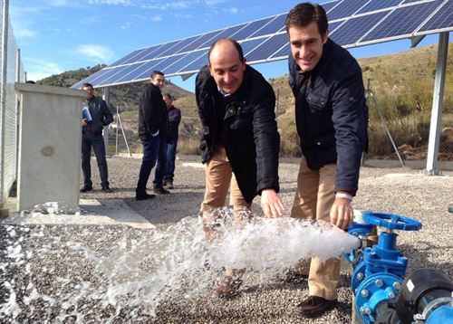 Fondón (Almería) arranca un sondeo que se autoabastece de electricidad con placas fotovoltaicas