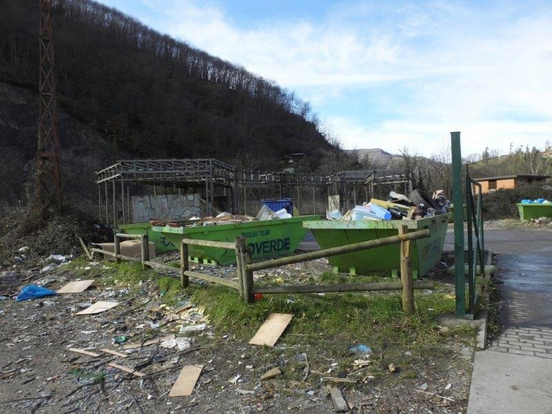 Asturias. Denunciamos el estado de abandono del Punto Limpio de Aller