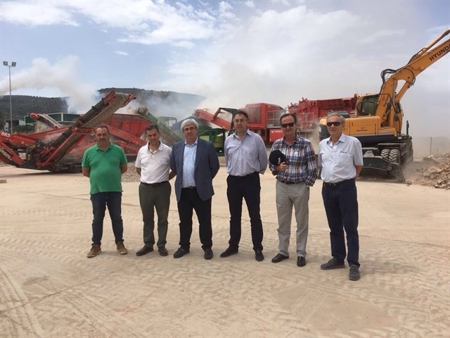 Diputación abre en Navas una planta para tratar al año 15.000 toneladas de residuos de construcción