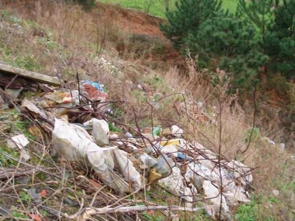 Los muchos vertederos de la zona rural