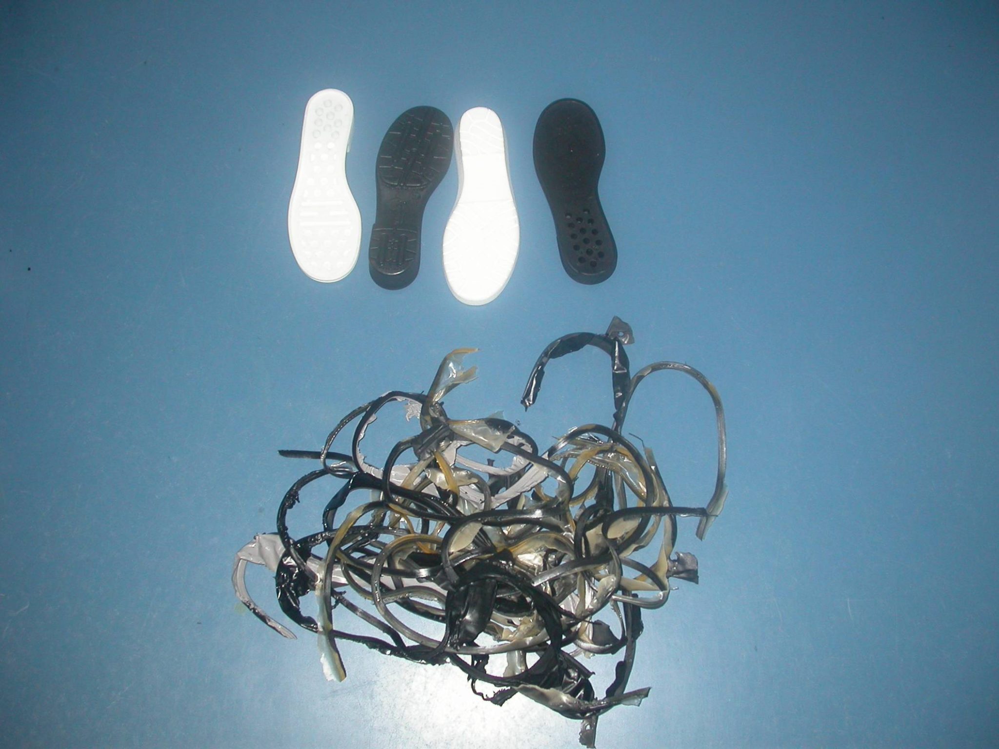 Reciclado químico de las suelas de las botas de seguridad