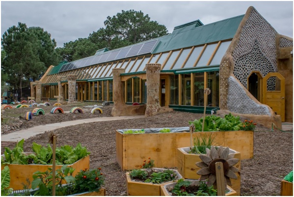 La escuela ‘Verde’ del Uruguay que se construyó con ‘basura’