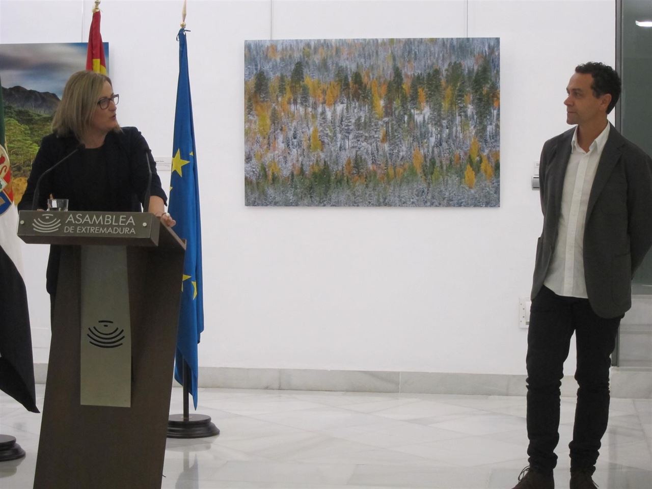 Exposición de fotos sobre naturaleza en la Asamblea de Extremadura