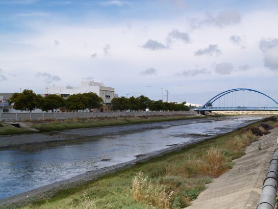 Andalucía. Un vertido de la EDAR de Chiclana