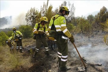 El incendio forestal de la sierra de Atamaría baja de nivel 2 a nivel de gravedad 1