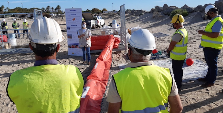 Contaminación marina en Cádiz: un simulacro del MITECO