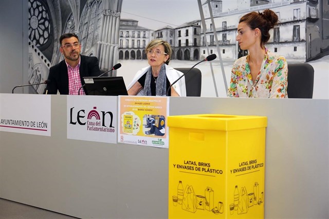 El Ayuntamiento de León y Ecoembes ponen en marcha una campaña en el Húmedo para aumentar el reciclaje de envases