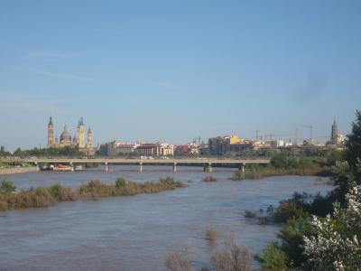 El Ebro inunda los medios y los foros