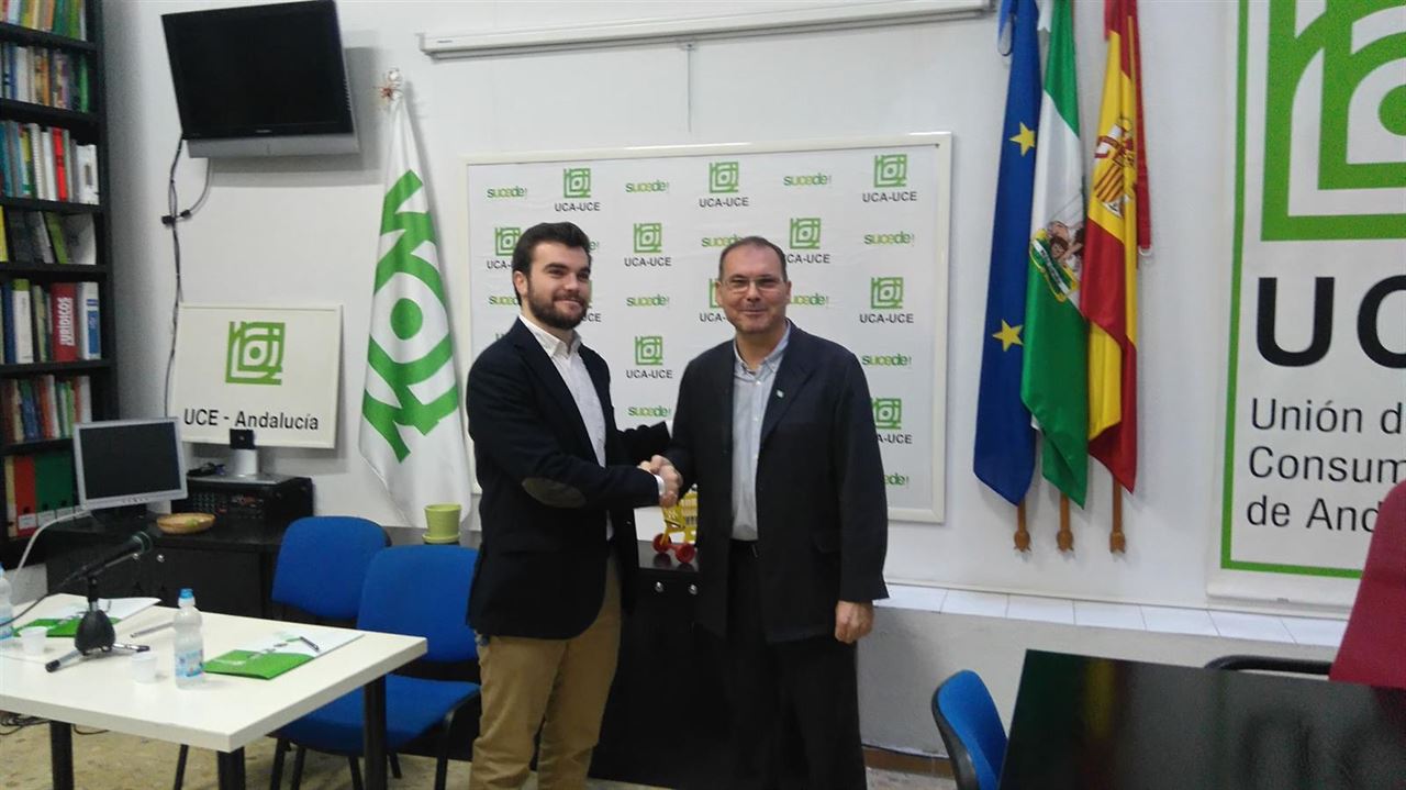 UCA-UCE y Colegio de Ambientólogos ‘alianza’ para la preservación medioambiental en la sociedad de consumo