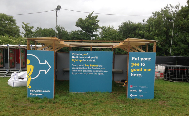 Un urinario que produce electricidad