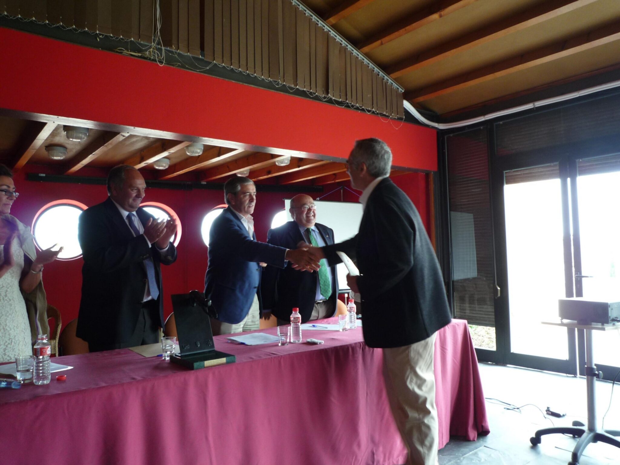 ‘La concesión del Premio González Linares de Medio Ambiente al catedrático Fernando Fernández-Polanco prestigia el galardón’