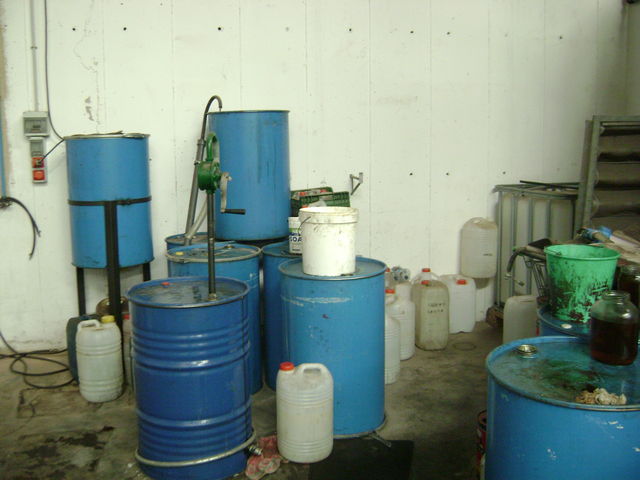 Desarticuladas dos tramas que gestionaban ilegalmente residuos de aceite vegetal usado en Málaga