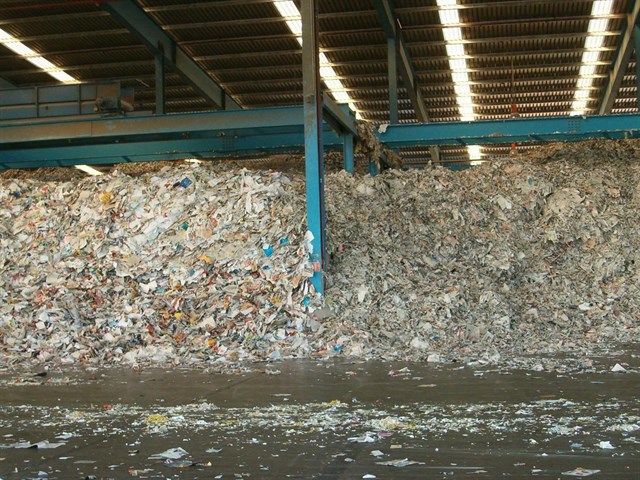 Papeleros avisan de deterioro en la calidad del papel y cartón recogidos por impropios y de un sobrecoste de 20 millones