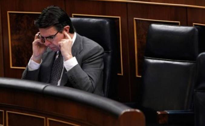 Soria avanza que las medidas contra el déficit de tarifa ‘no van a gustar’