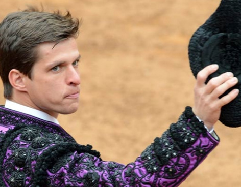 Los toreros El Juli y Jose María Manzanares creen que se está usando el toro como arma política