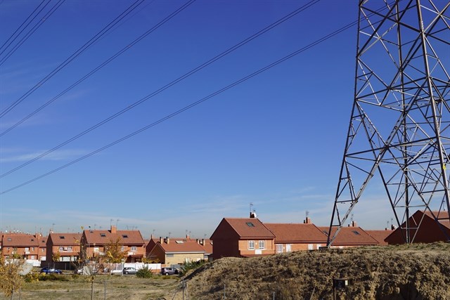 Comunidad de Madrid quiere retirar los cables de alta tensión que atraviesan Arroyomolinos