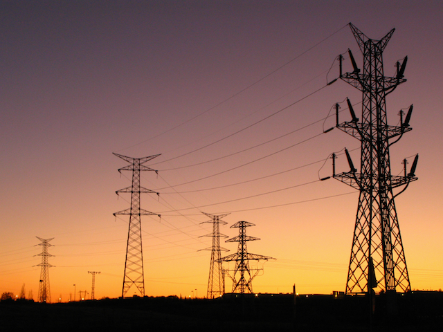 CC.OO y Ecologistas acusan al Gobierno de ignorar la dependencia energética de España y ven sus medida "poco ambiciosas"