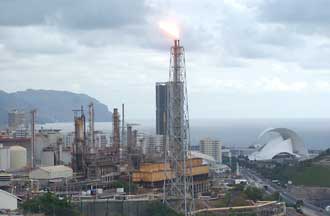 La Refinería de Santa Cruz de Tenerife rebaja un 23% las  emisiones