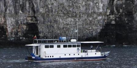 Base flotante regresa a las islas del norte