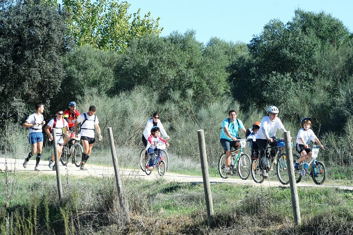 600 ciclistas conocen la Doñana sevillana con el programa “Bicis&amp;Aves” de ADAD