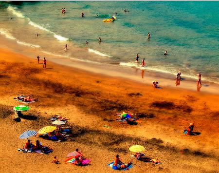 Bruselas cifra en una veintena las playas y ríos que no son aptas para el baño en España
