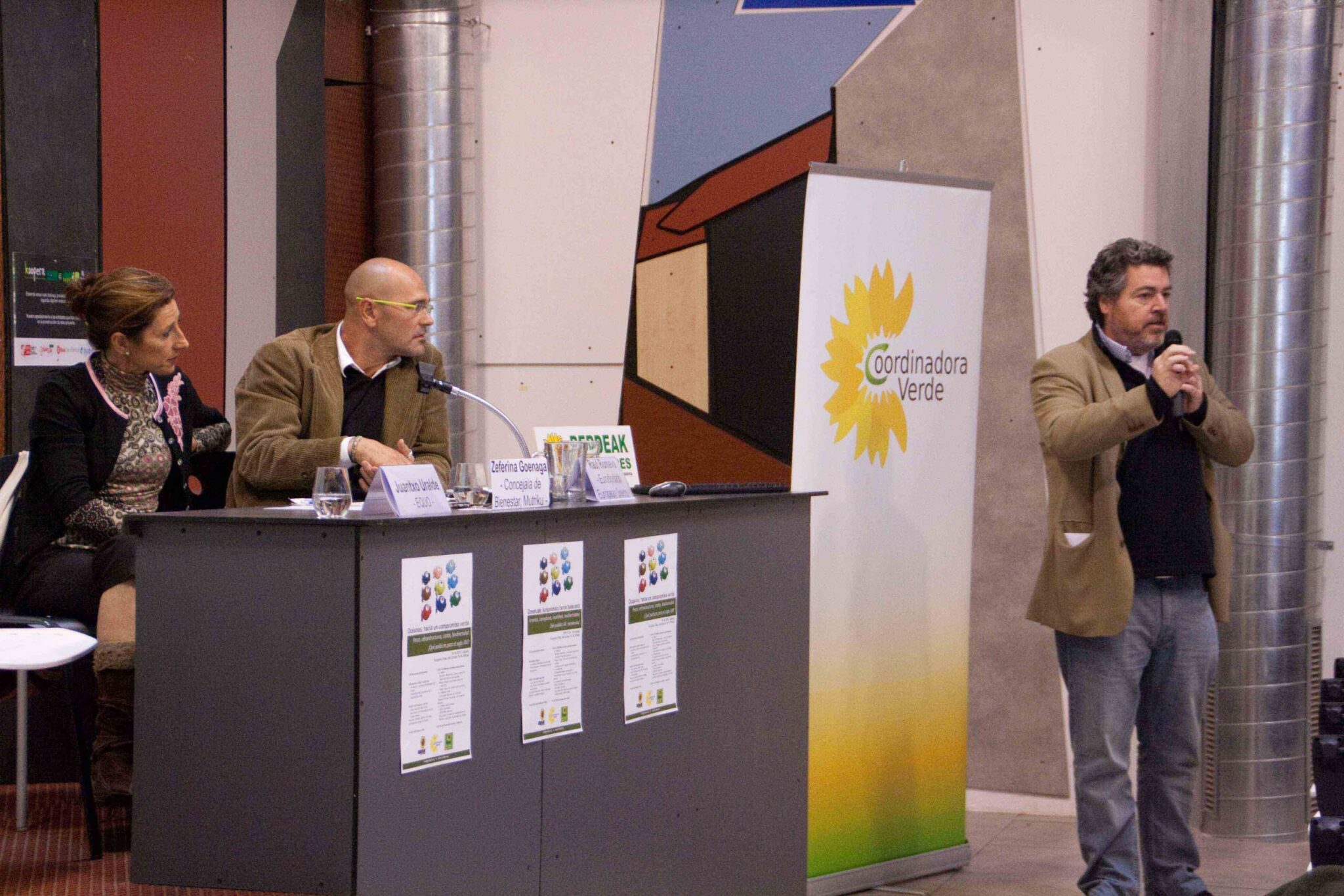 Uralde: "la mayor amenaza a los  océanos viene de tierra firme"