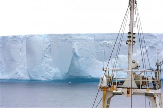 Remolinos cálidos contribuyen a la fusión del hielo antártico