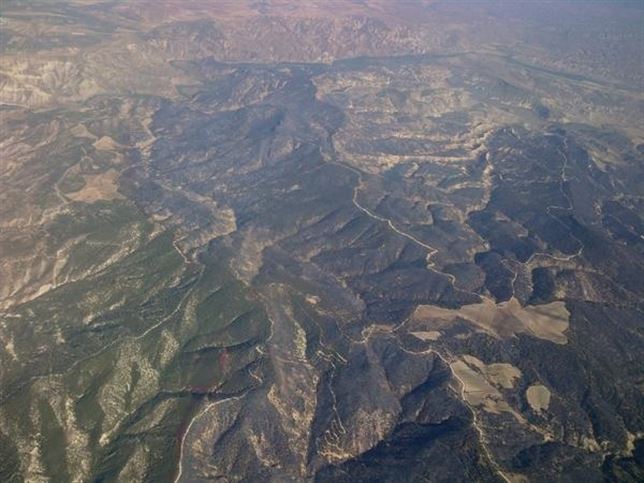 Estabilizado el incendio de Quesada y autorizado el regreso de desalojados