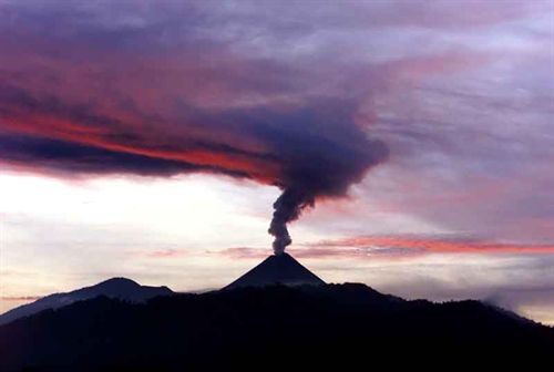 El volcán Pacaya entra en una fase similar a la del pasado jueves