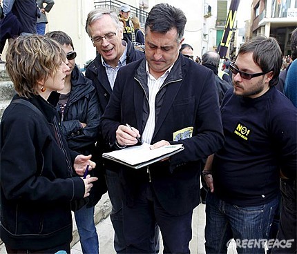 Puigcercós y Herrera se comprometen ante Greenpeace a renovar el consenso del Parlament de Cataluña contra el cementerio nuclear
