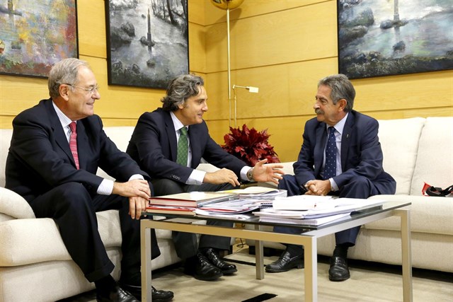 Anpier pide a Revilla que "plante cara en Madrid" en defensa de la energía fotovoltaica