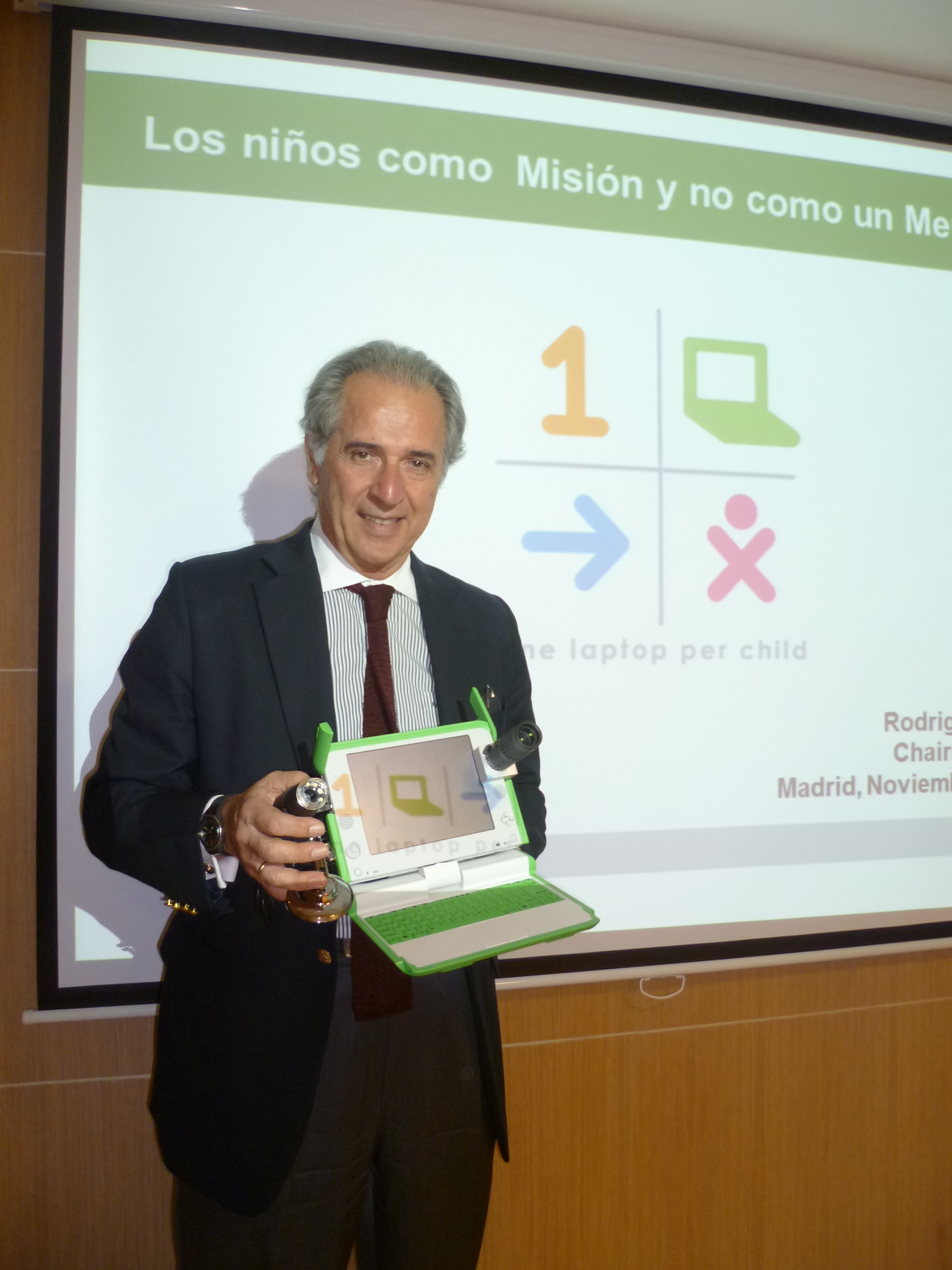 One Laptop Per Child presenta en España su programa educativo que ofrece portátiles a niños con menos recursos