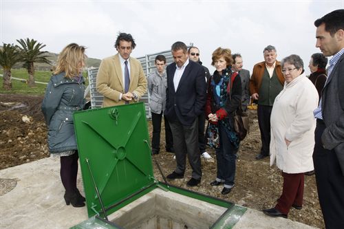 Las obras de saneamiento de San Juan de la Canal aumentarán la calidad ambiental de la ría y la playa