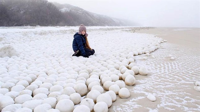 Bolas gigantes de nieve en Siberia… lee el artículo